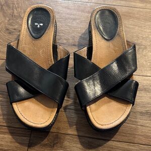 Nurture by Lamaze Black and Tan Women's Sandals